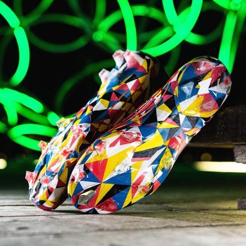 Giày đá bóng adidas Predator Edge Geometric 